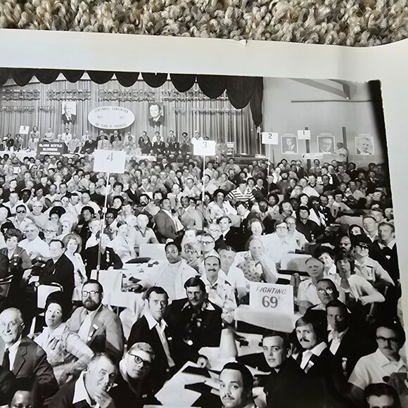 Vintage Glass Bottle Blowers Association Group Photo St. Louis Missouri 1977 - Picture 3 of 10